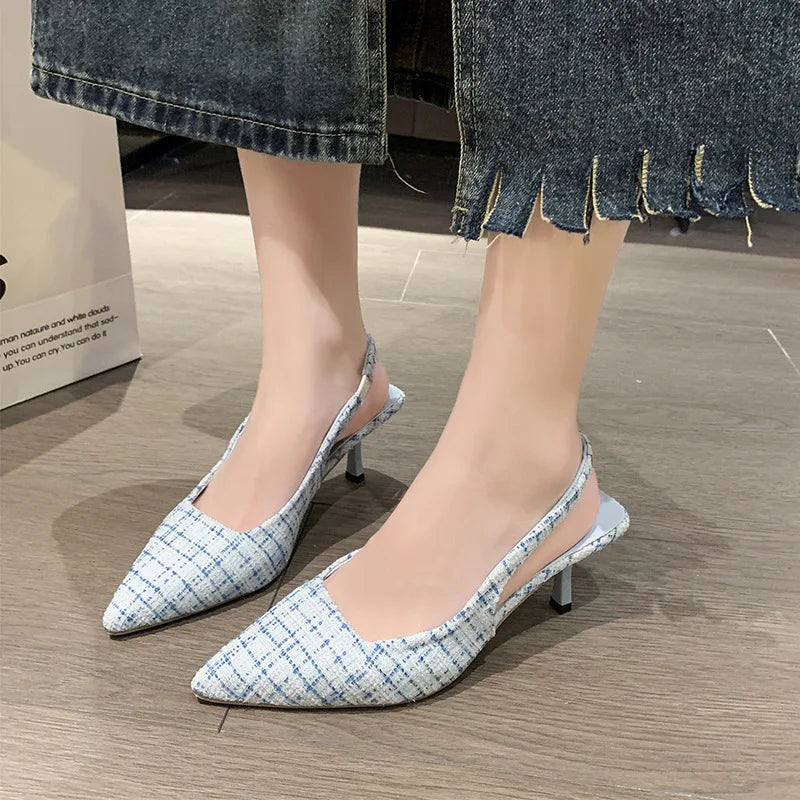 Azure Elegance - Sandália de Salto Alto em Microfibra com Detalhes