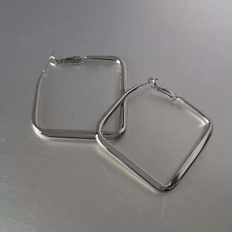 Brincos Hoop Quadrados Oversized – Estilo Punk Vintage em Metal Prateado