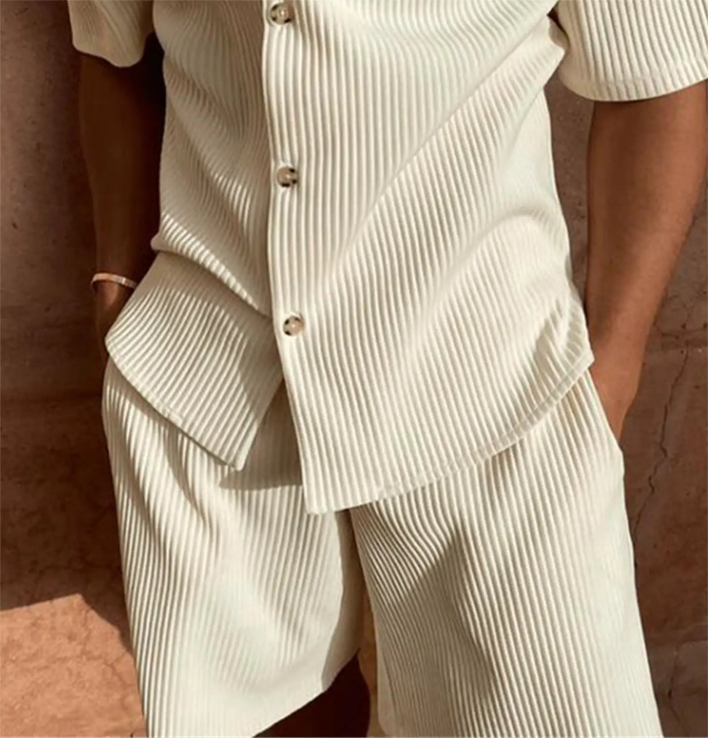 Conjunto Minimalista em Veludo Cotelê – Camisa e Bermuda Casual