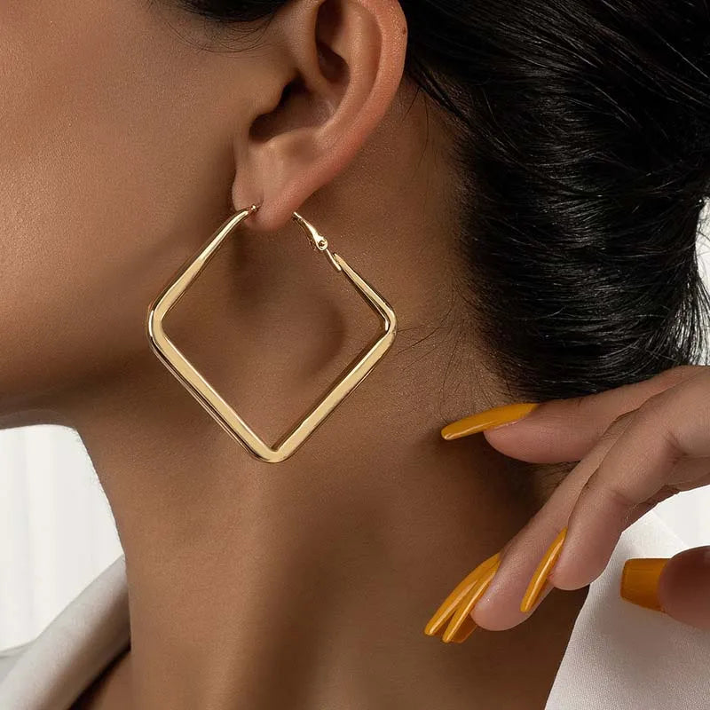 Brincos Hoop Quadrados Oversized – Estilo Punk Vintage em Metal Prateado