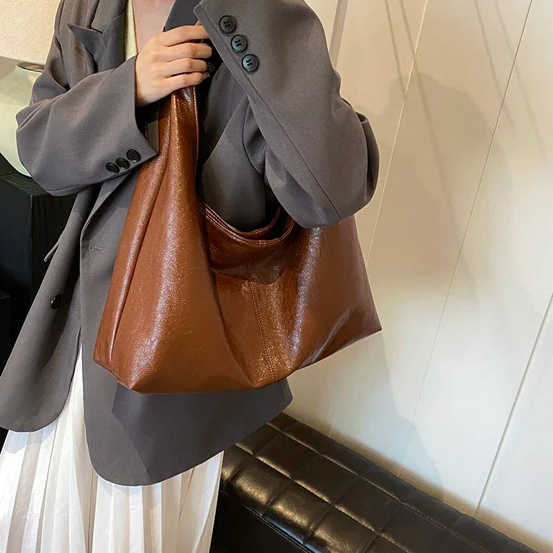 Bolsa Hobo Premium em Couro Sintético - Tendência Y2K - Elegância e Espaço
