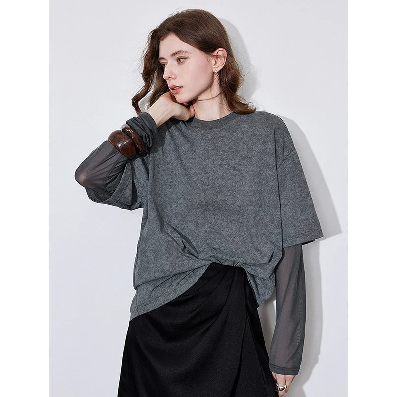 Camiseta Minimalista Feminina - Estilo Falso Duplo com Gola Redonda | Primavera/Verão 2025