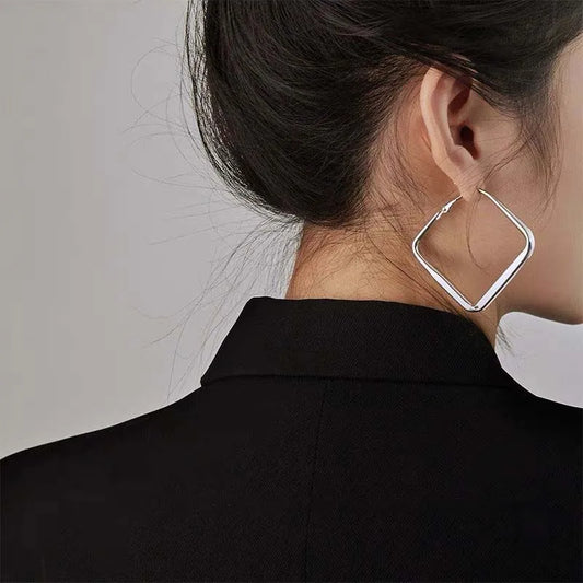 Brincos Hoop Quadrados Oversized – Estilo Punk Vintage em Metal Prateado