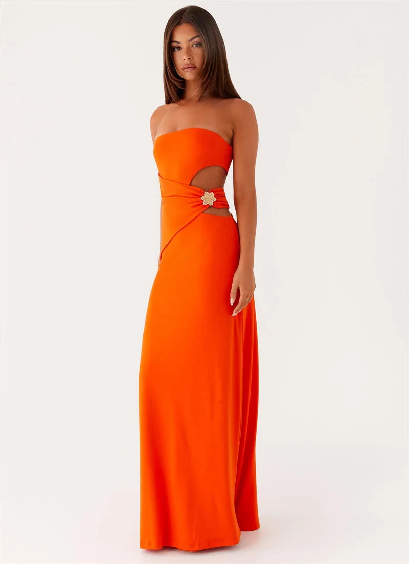 Vestido Longo Aurora – Sensualidade Escultural com Metal Floral