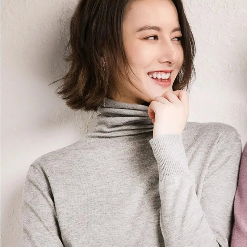 Blusa Gola Alta Slim Yahmandy™ – Tricô Coreano Ajustado Outono/Inverno 2025