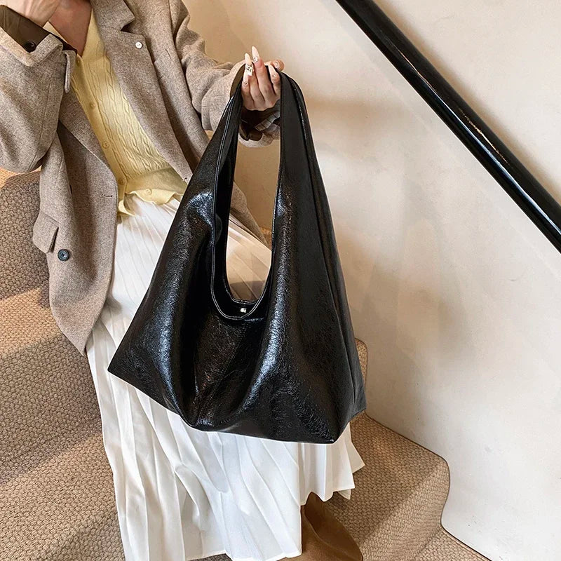 Bolsa Hobo Premium em Couro Sintético - Tendência Y2K - Elegância e Espaço