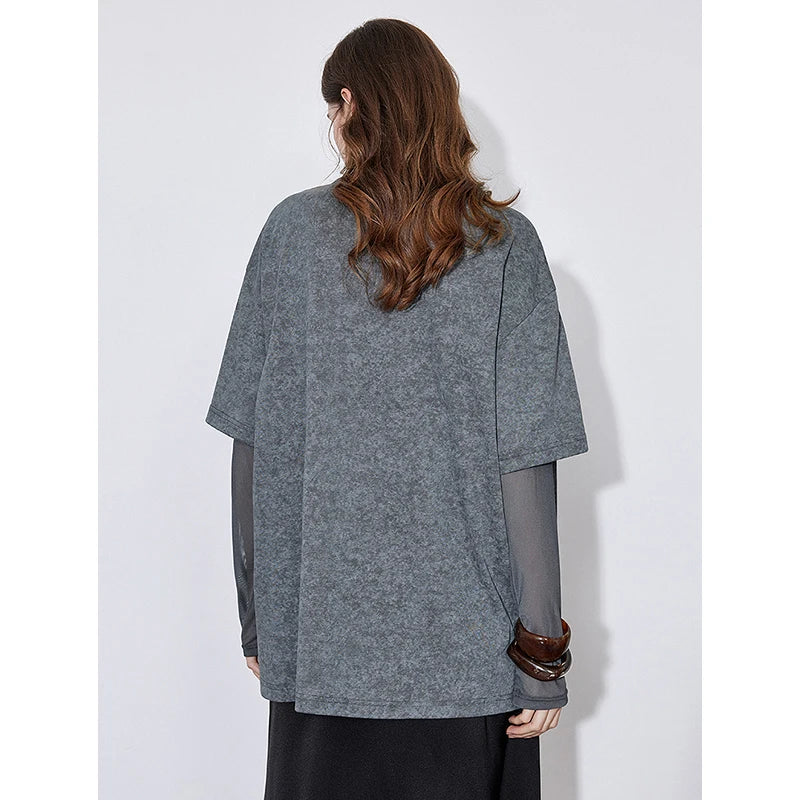 Camiseta Minimalista Feminina - Estilo Falso Duplo com Gola Redonda | Primavera/Verão 2025