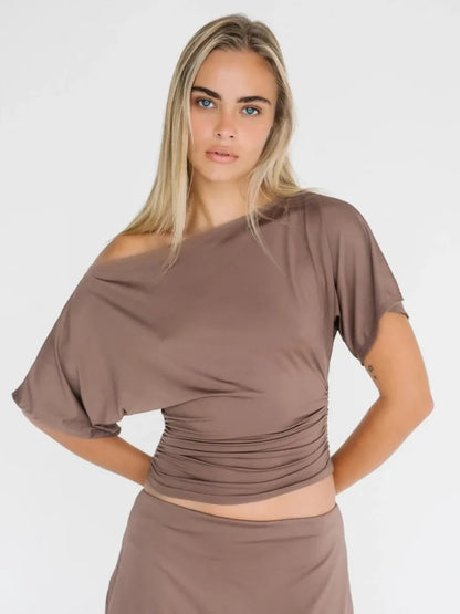 Luné Oblique – Blusa Feminina Slim Fit em Malha Premium