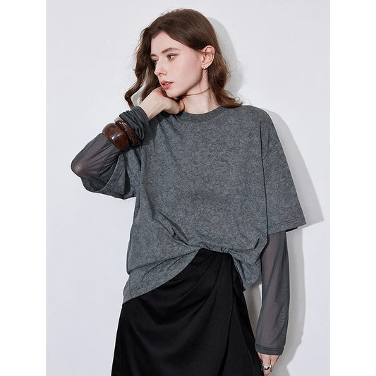 Camiseta Minimalista Feminina - Estilo Falso Duplo com Gola Redonda | Primavera/Verão 2025