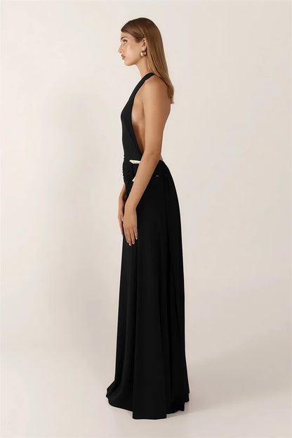 Vestido Longo Orion – Elegância Assimétrica com Fivela Escultural