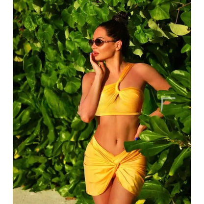 Elysian Noir – Conjunto de Biquíni Três Peças com Alça Assimétrica e Design Contemporâneo