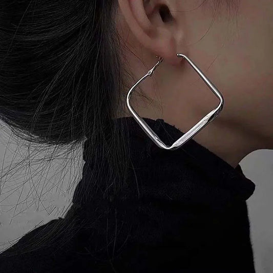 Brincos Hoop Quadrados Oversized – Estilo Punk Vintage em Metal Prateado