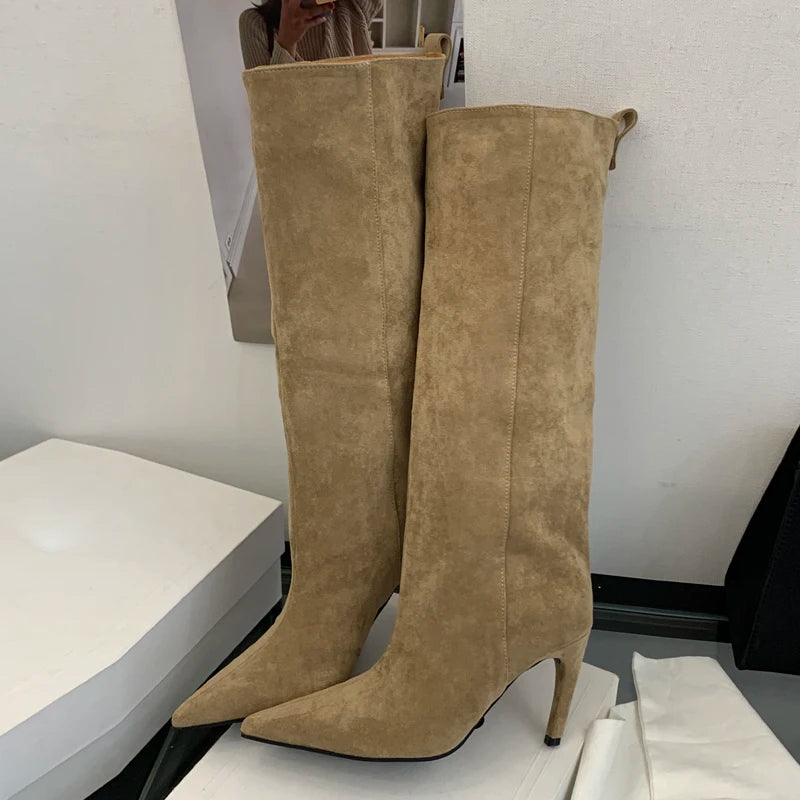 Aveline Knee Boot